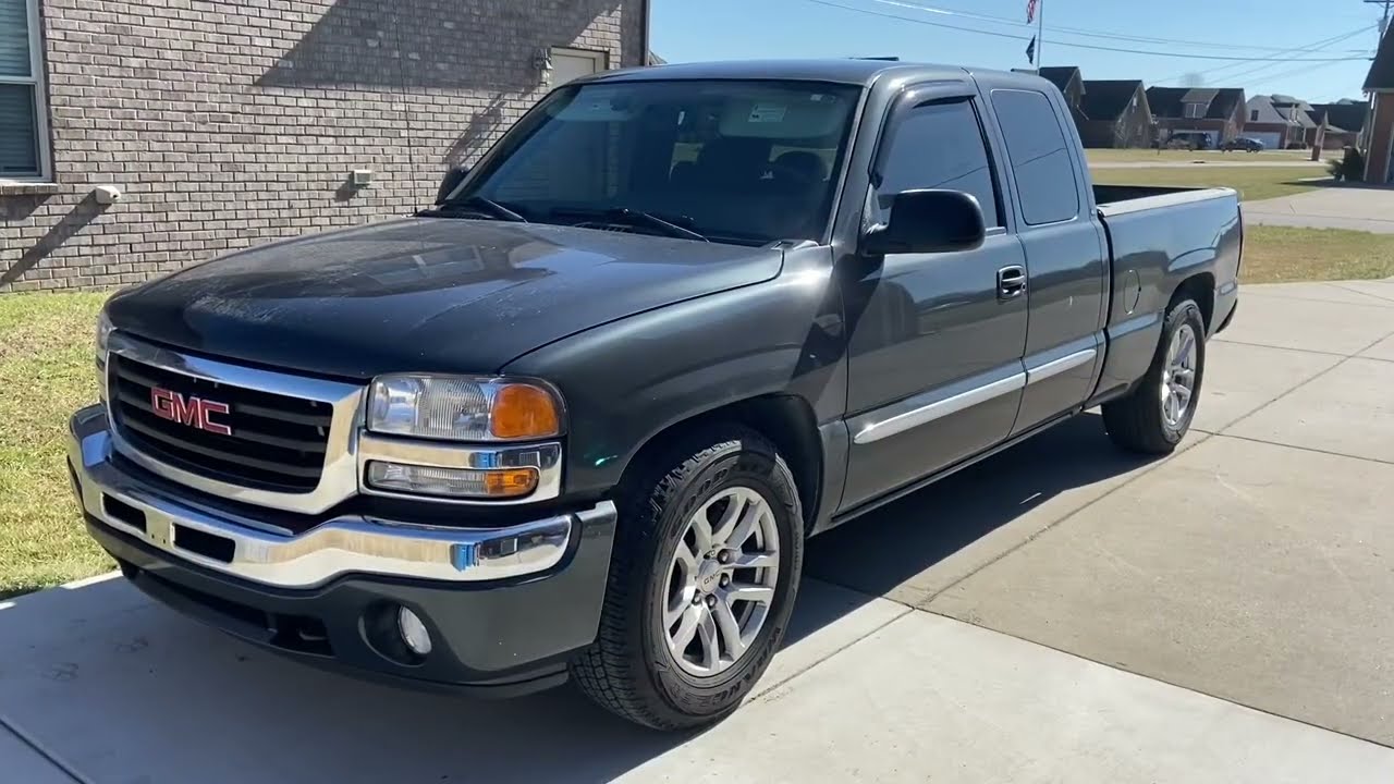 1999-2006 GMC Sierra headlight / headlamp bulb replacement in less than 2 minutes!