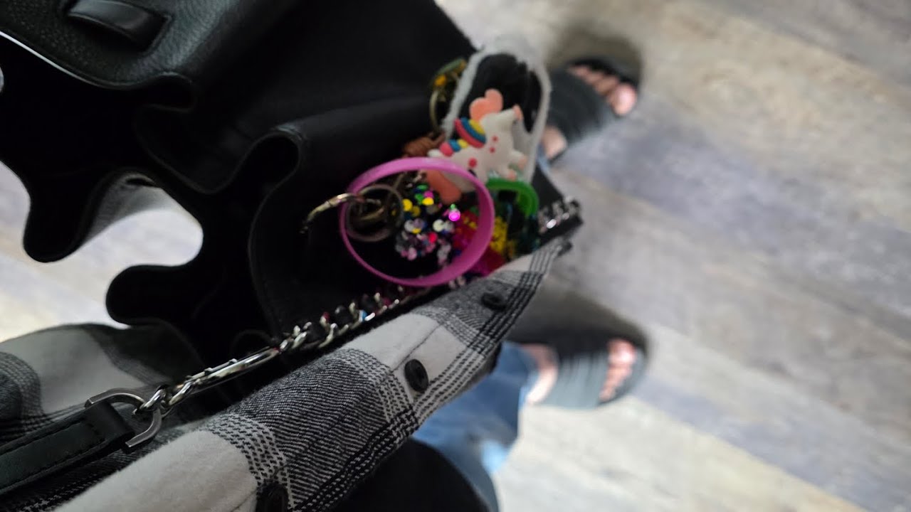 What's In My Bag - Michael Kors Large Mina