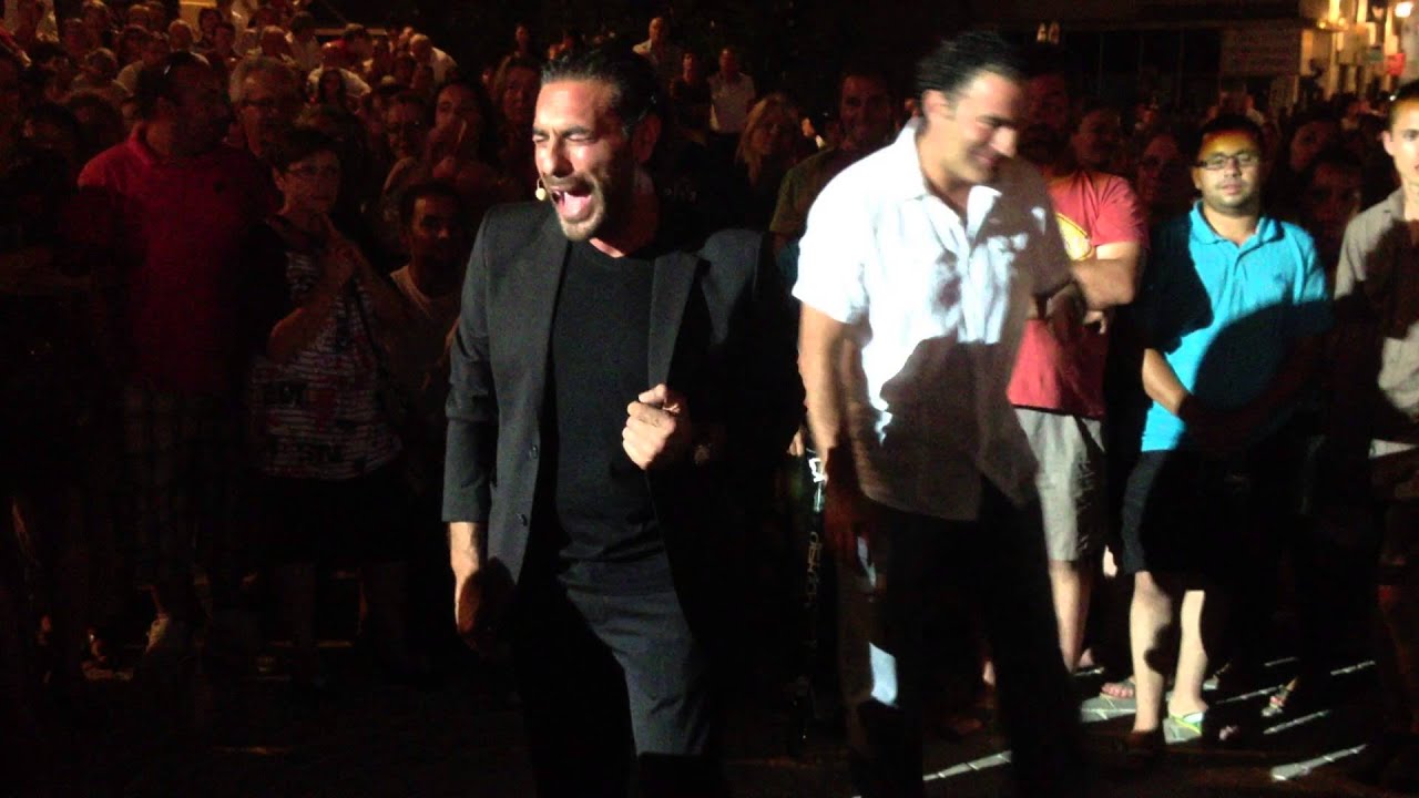 De pronto en medio de la muchedumbre 2 cantaores flamencos! Mont de marsan 2013