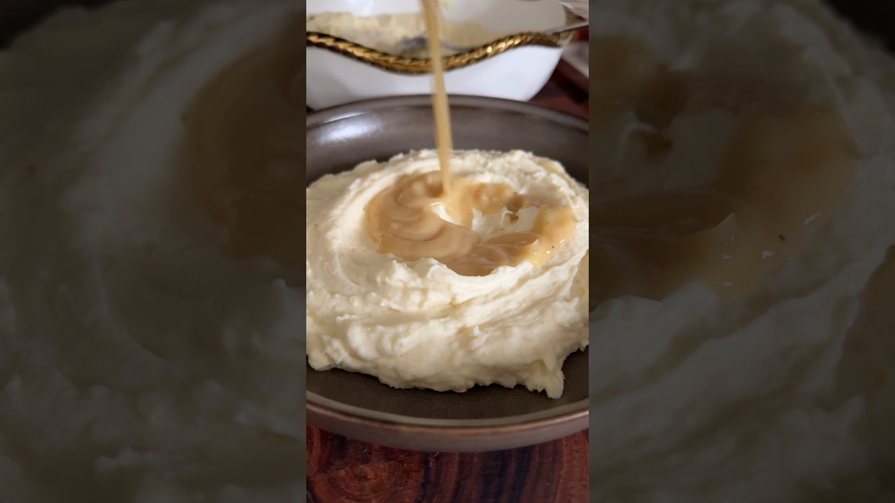 Mashed Potatoes and Homemade Gravy