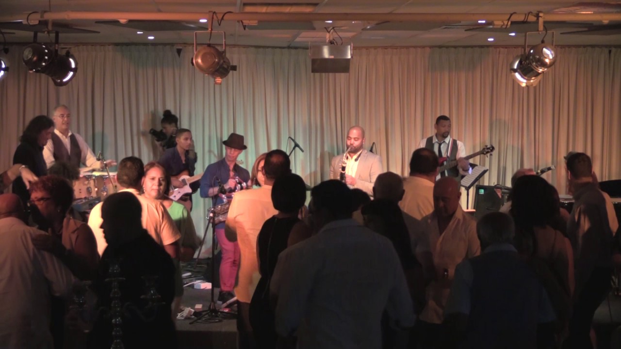 The Glenn Robertson Jazz Band - Morning Dance