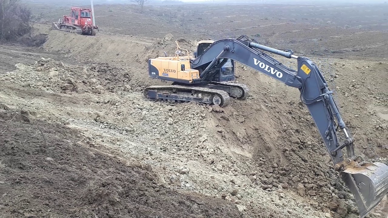 Volvo EC210CL  ws   Caterpillar d5b  ws XTZ 260.