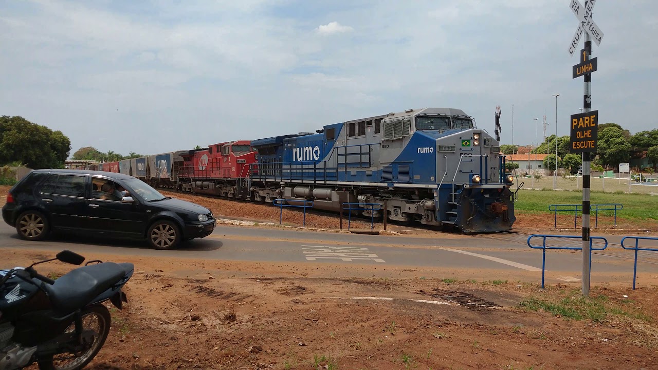 [HD] TREM VAZIO PASSANDO POR TR&Ecirc;S FRONTEIRAS-SP