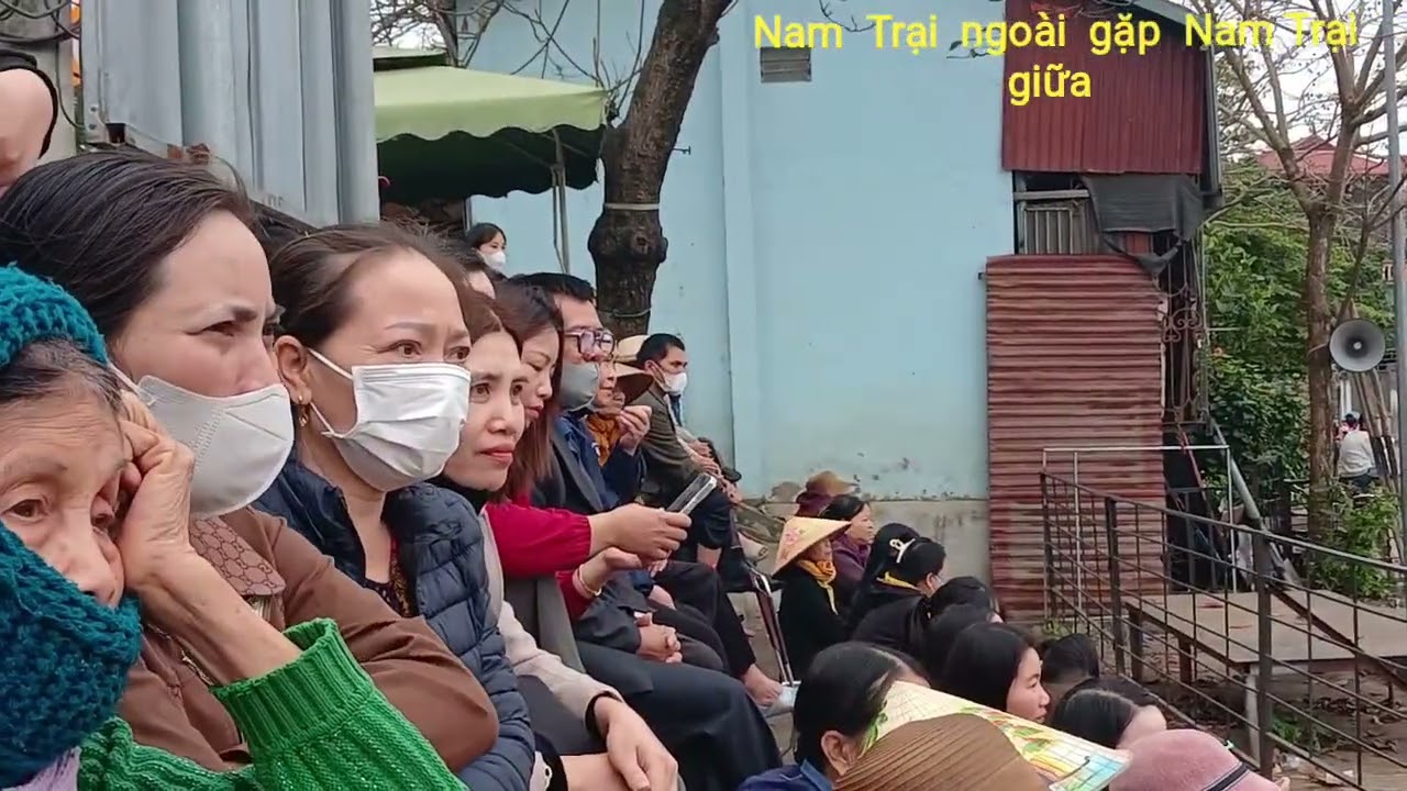 Nam  Trại  ngoài  gặp  nam  Trại  giữa  lễ hội  truyền thống  kéo  Song  làng  Bảo  Đức xuân  2026