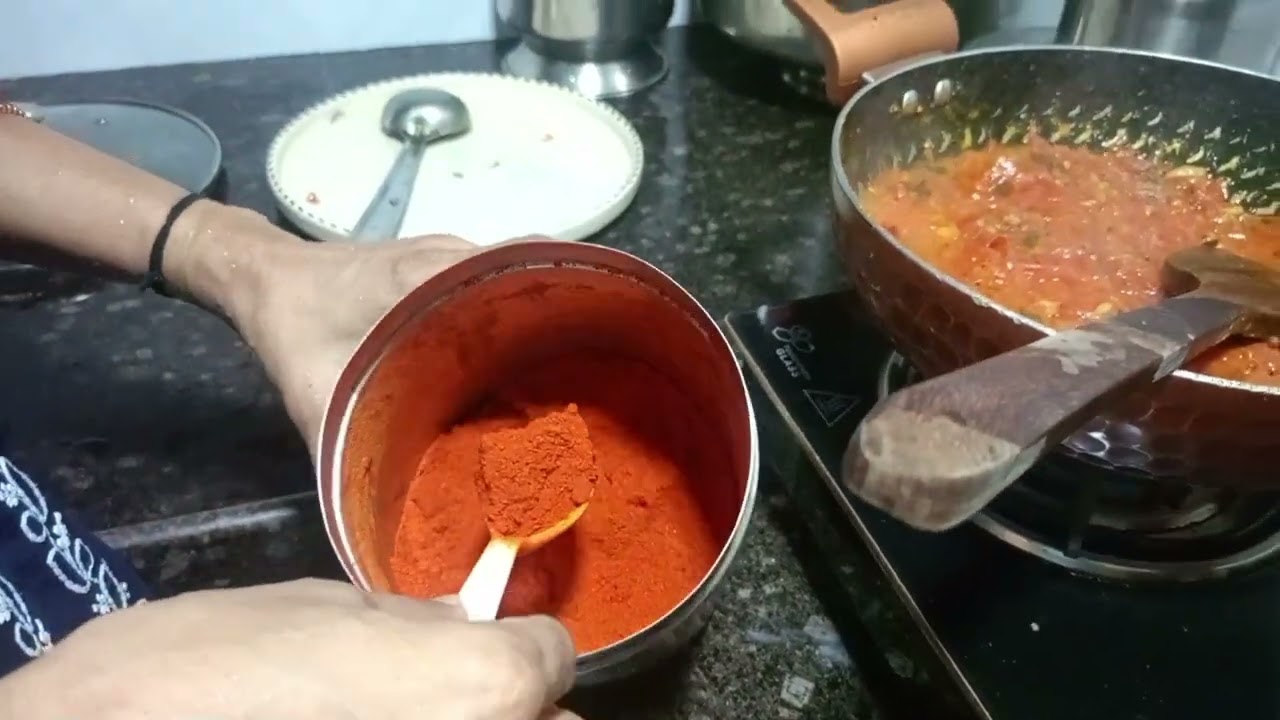 Tomato curry making 
