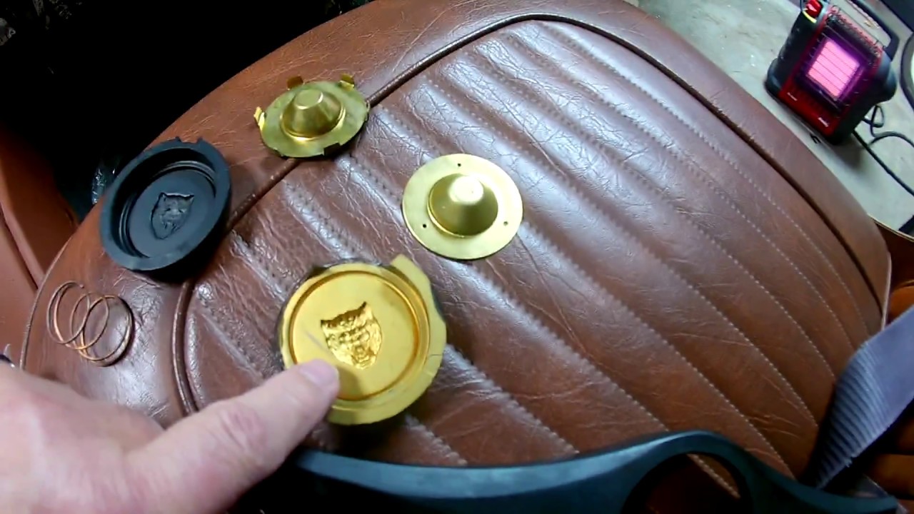 Horn push assembly questions 1966 Jaguar # 2