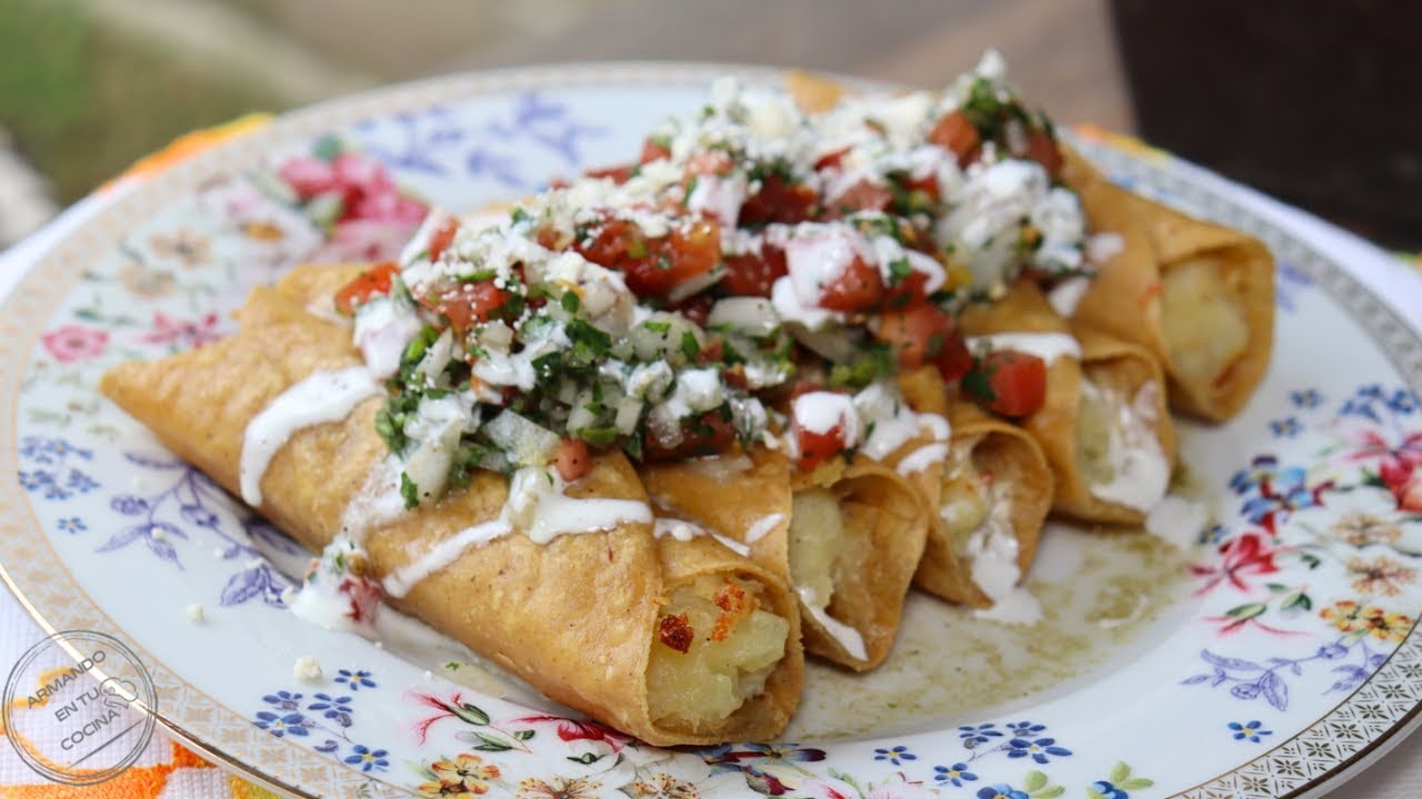 Tacos Dorados De Papa y Pico De Gallo