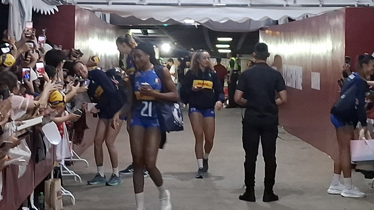 fcส่ง นกฬ.ทีมอิตาลีกลับ : 🇮🇹 #อิตาลี vs #โปแลนด์ 🇵🇱  #WWCH2025 #Thailand2025 #volleyballworld