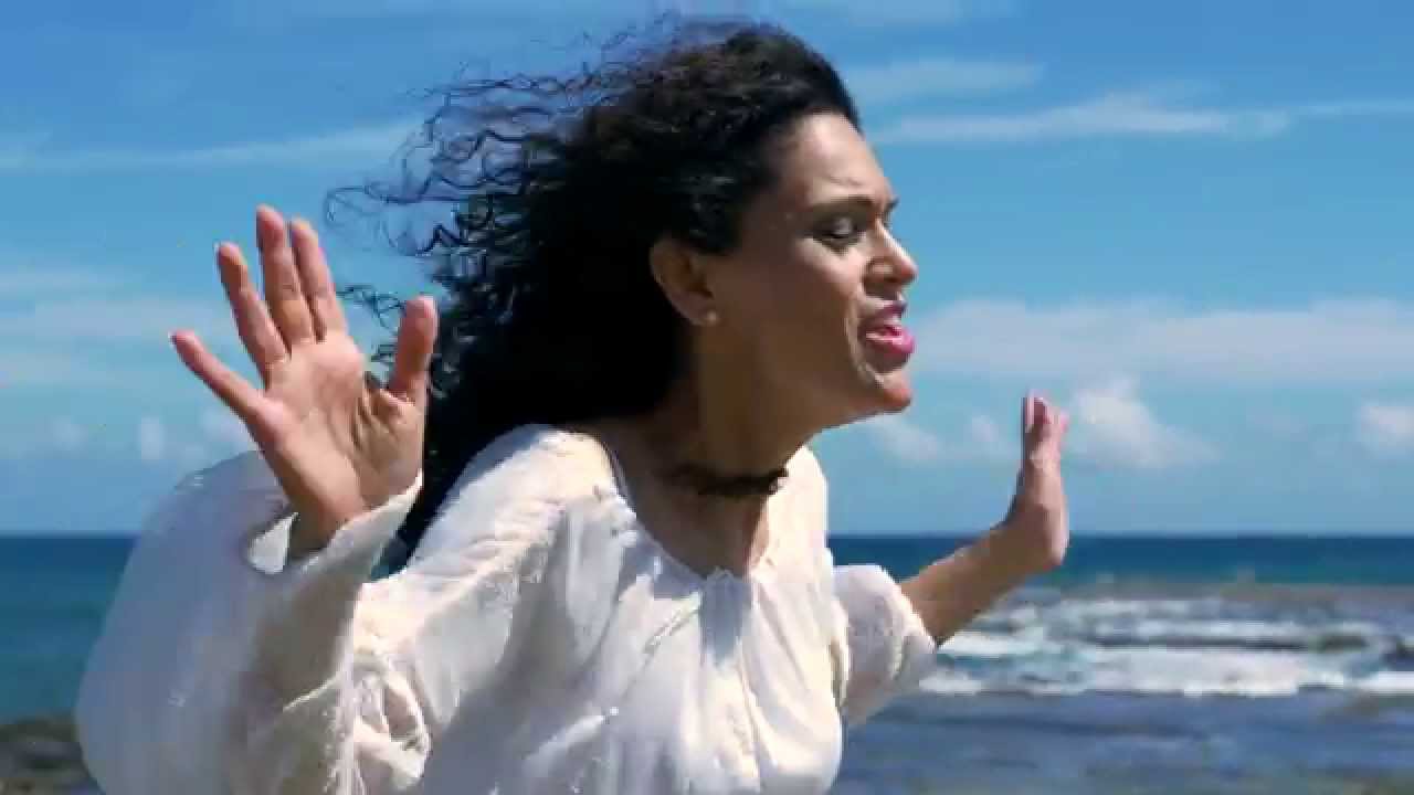 Por Ti Valiente Soy [You Make Me Brave] Oficial