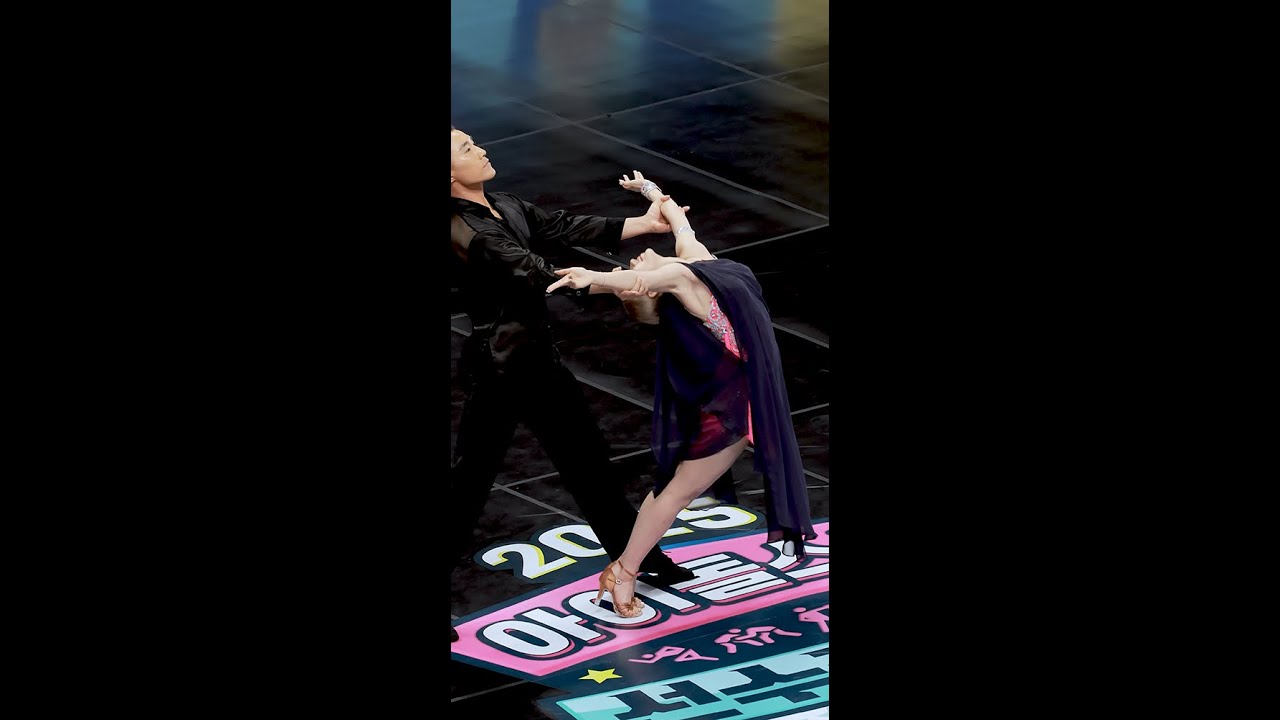 4K 250825 키스오브라이프 쥴리 댄스스포츠 세로 Fancam | 2025 아육대(ISAC) | KISSOFLIFE | JULIE