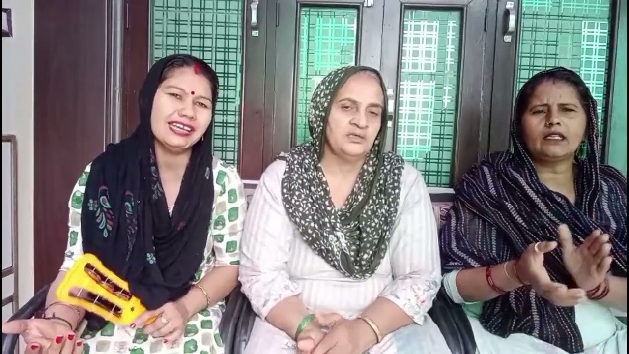 म्हारे री मंडेरे प बोल ऐ टटीरी जय मैया की जय मैया की कर ऐ टटीरी मैया आव मैया आव कर ऐ टटीरी कीर्तन भज