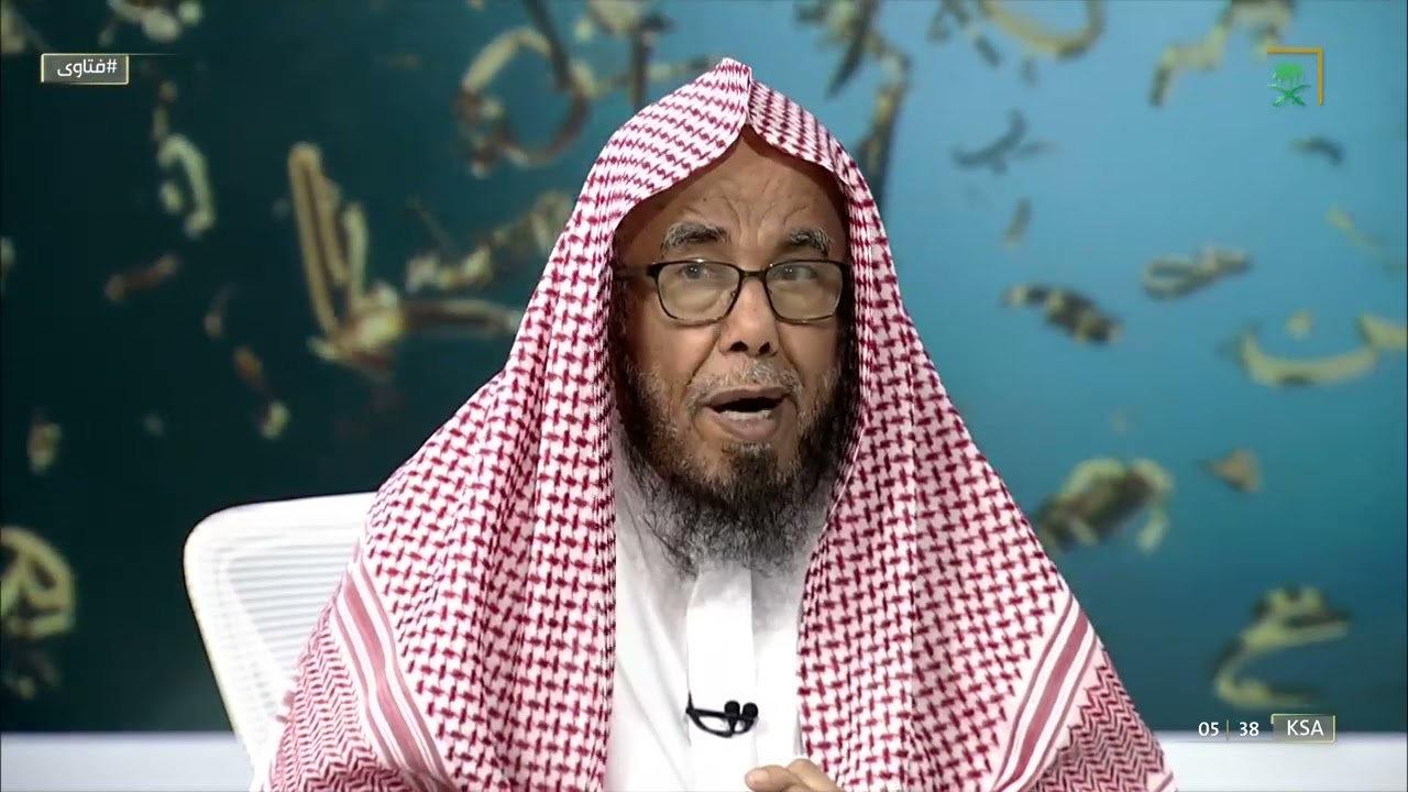 ما حكم لبس الرجل الساعات فيها شيء من الذهب