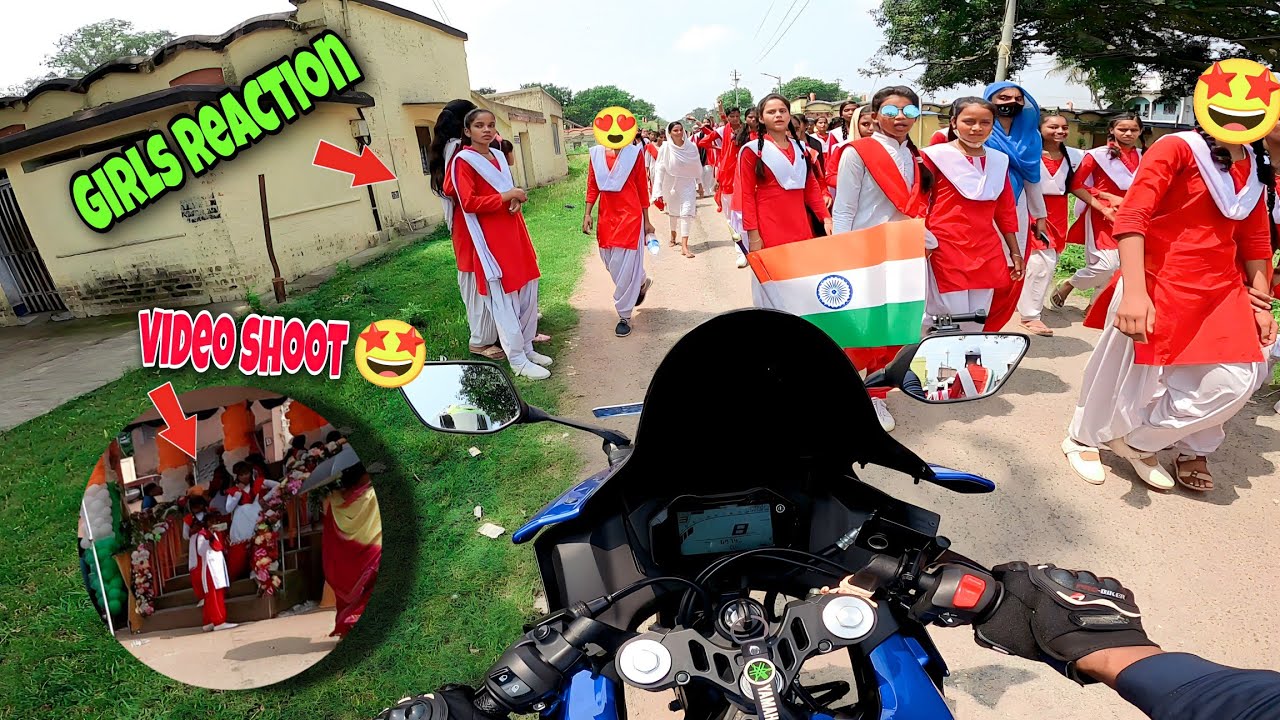 Cute Girl Reaction 😍 Yamaha R15 Reaction 💕 School Girl Reaction😱