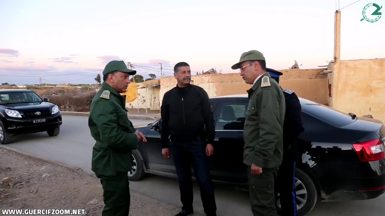 بتتبع عاملي حملة أمنية واسعة لفرض قانون تقييد الحركة بعدة نقاط بجرسيف