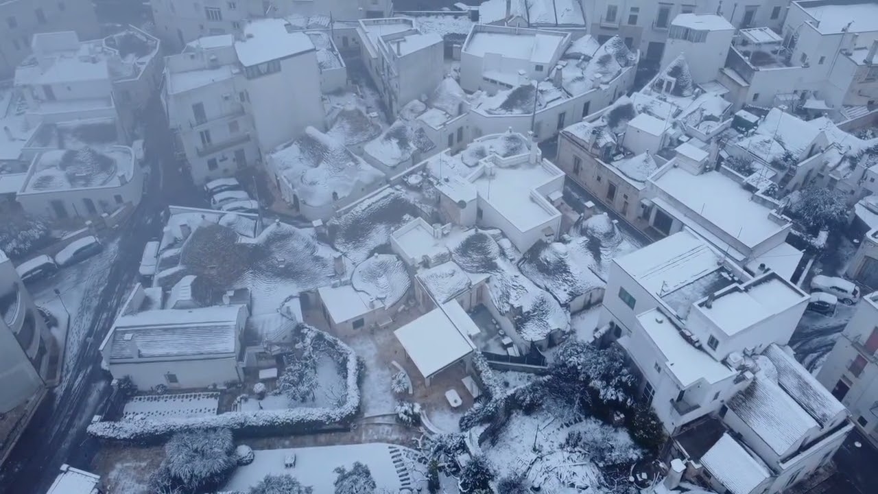Alberobello sotto la neve dji mini 2
