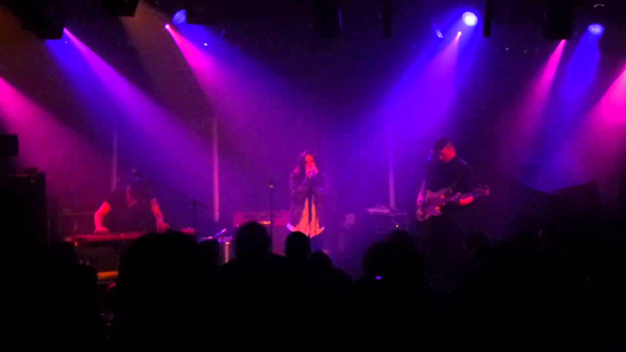 Robi - Lolita nie ... (Noir D&eacute;sir Cover) @ La Maroquinerie by Isatagada
