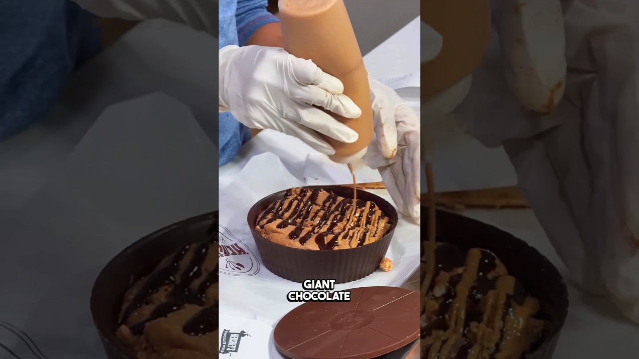 GIANT REESE&rsquo;S PEANUT BUTTER CUPS 😍 #dessert #shorts
