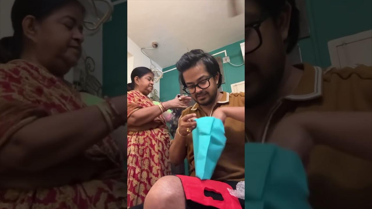 আজ গেছিলাম বারাসাতে,অনেক মানুষ এসছিলেন আমার জন্য,চেষ্টা করেছি সবার সাথে সেলফি তুলে ভিডিও করার