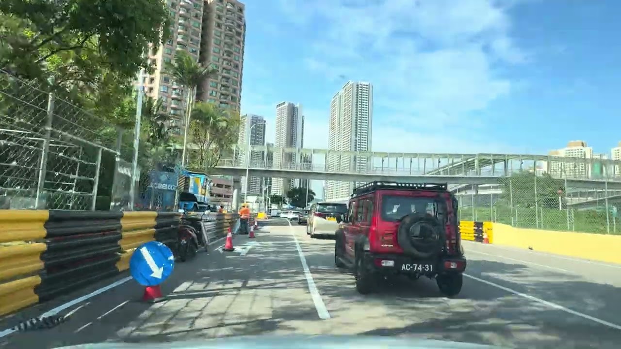 閑拍2025/11/06，澳門賽車跑道去望信樓停車場，但停車場出入口互換尚未完成