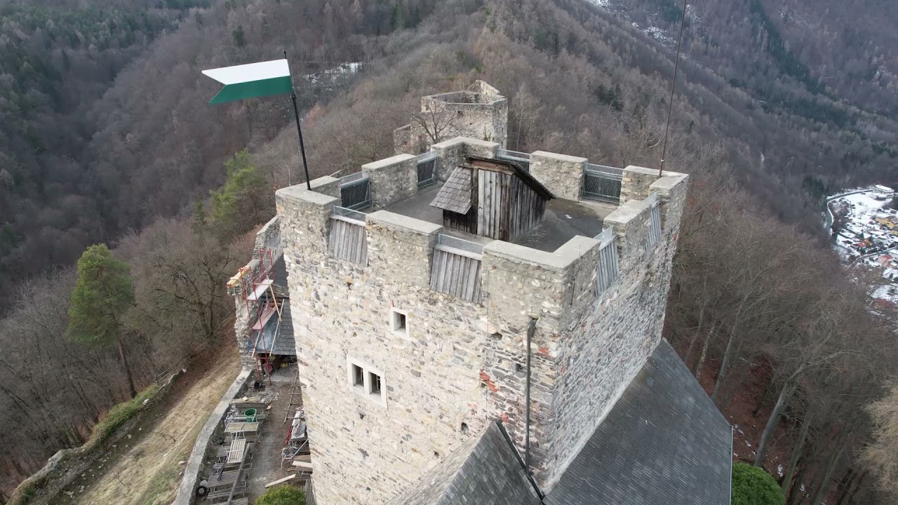 Burgruine Gösting Graz/Steiermark, schaue es dir am besten mit einem Soundsystem an.