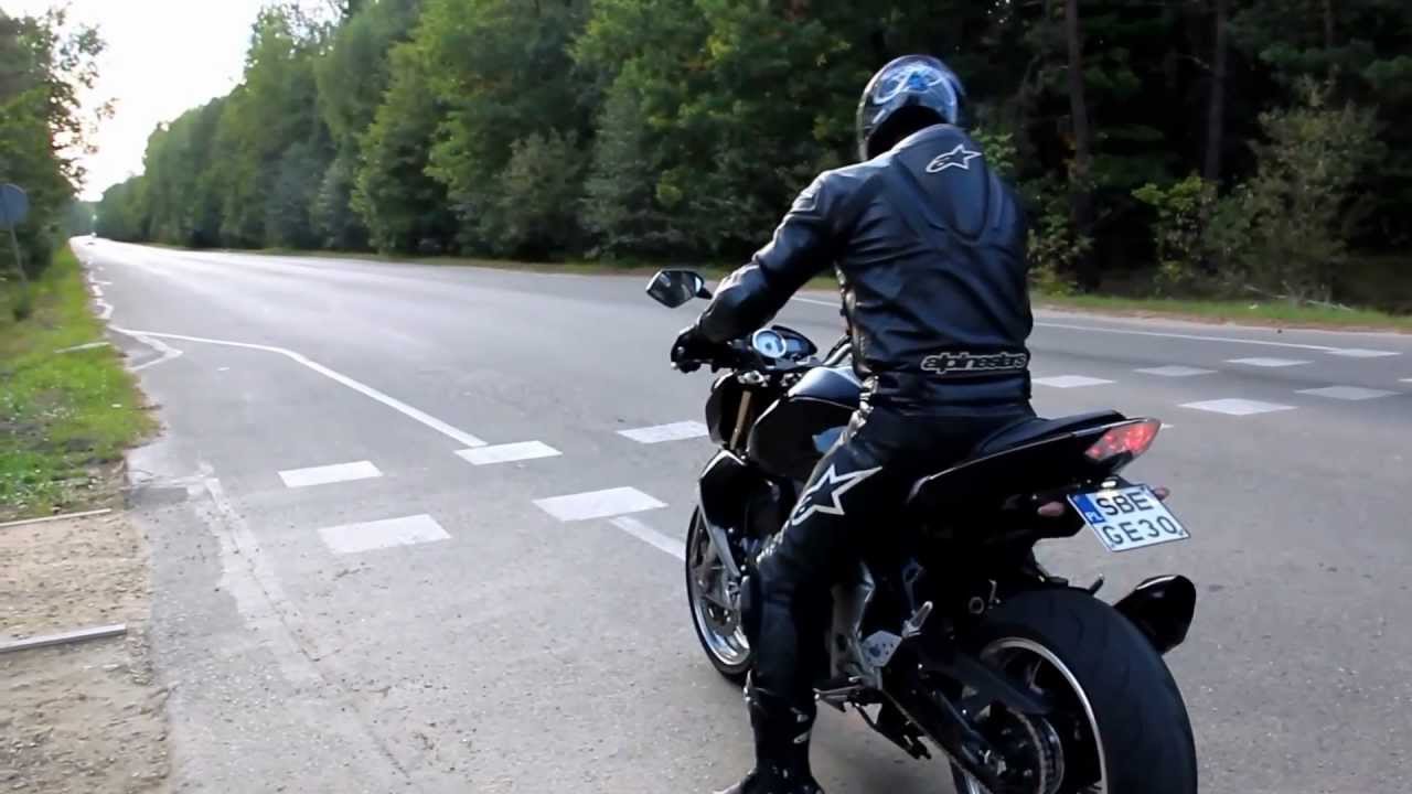 Kawasaki Z1000 Full Akrapovic Acceleration