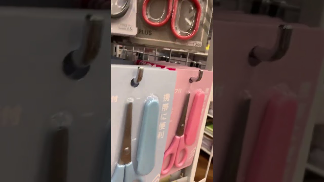 Cute stationery at Daiso and some cool ones too #vlog #cute #cool #stationery #daiso @daiso