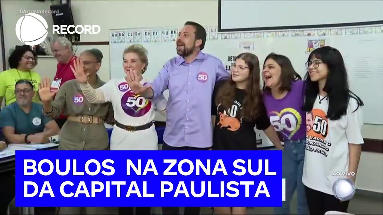 Guilherme Boulos (PSOL) vota na zona sul de São Paulo