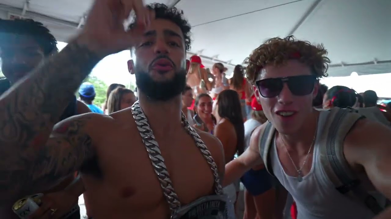 FAU Tailgates are SO back
