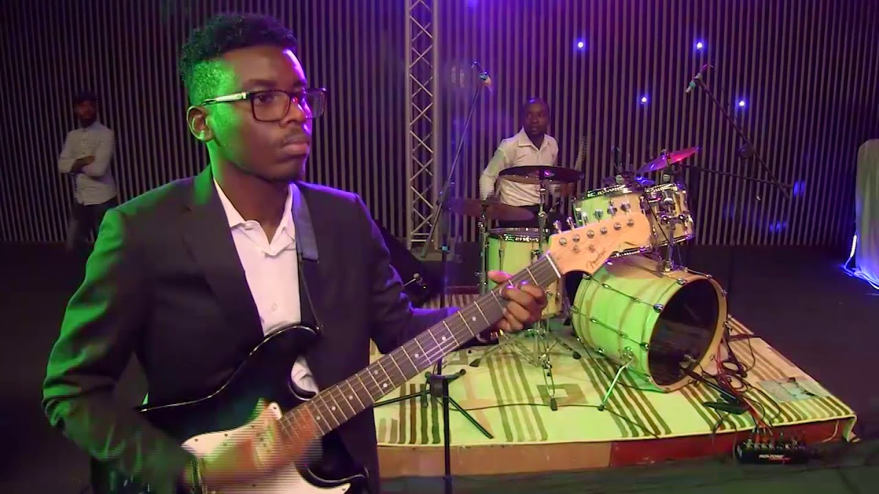 Yahweh (Live Concert)