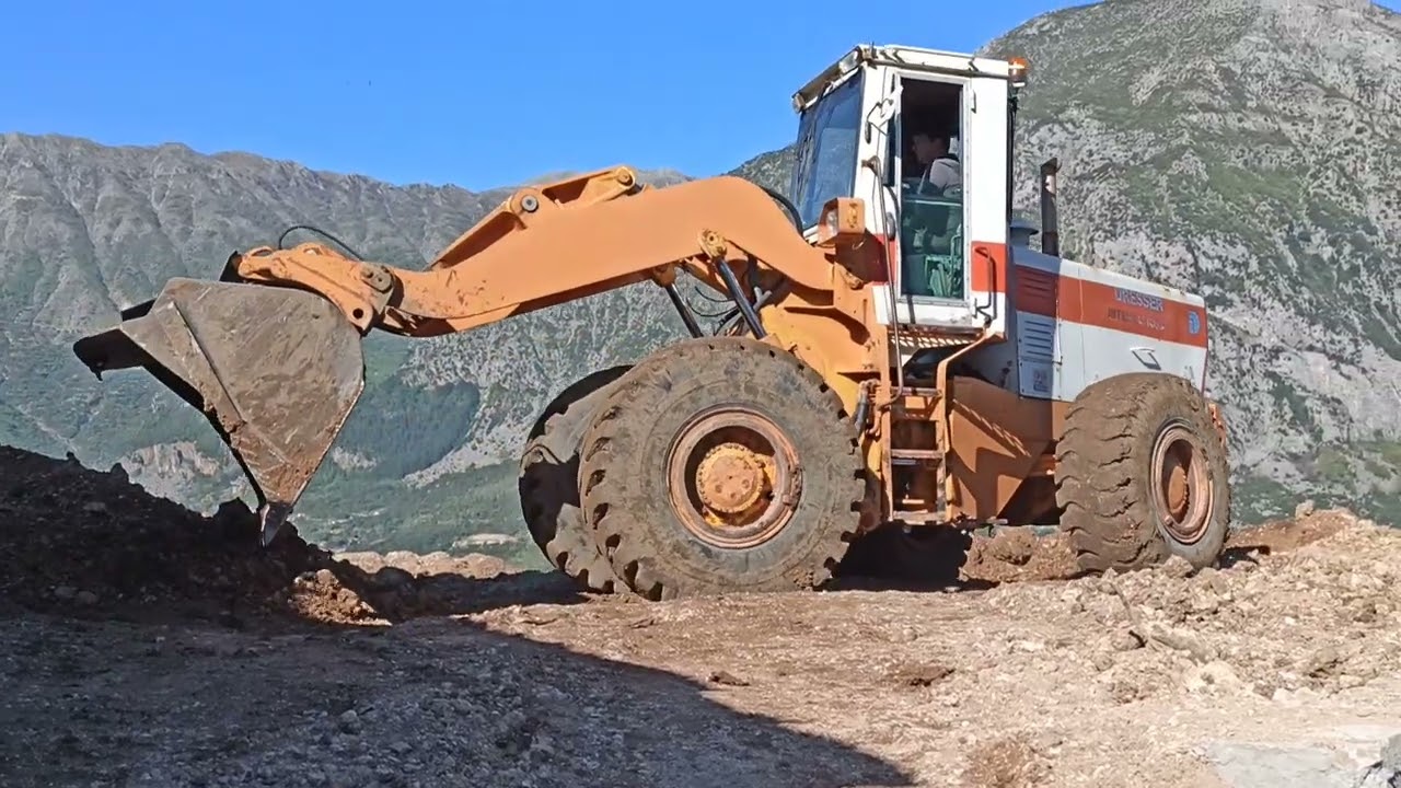 INTERNATIONAL 530B part 2 road opening and field cleaning/διάνοιξη και καθαρισμός δρόμου μέρος 2
