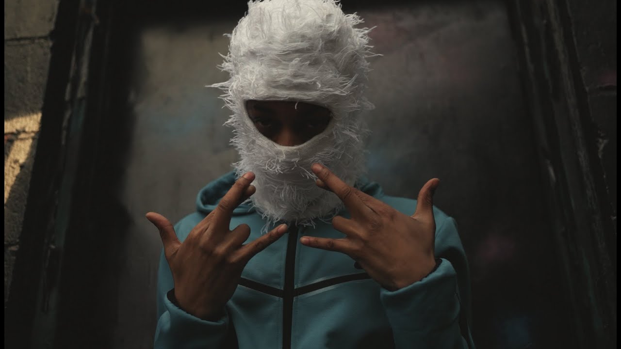 6lueTrenchez - 2 Glocks (Official Video)