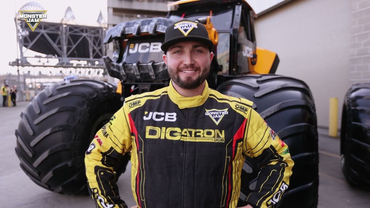 Making of the JCB DIGatron Smashbot Stunt