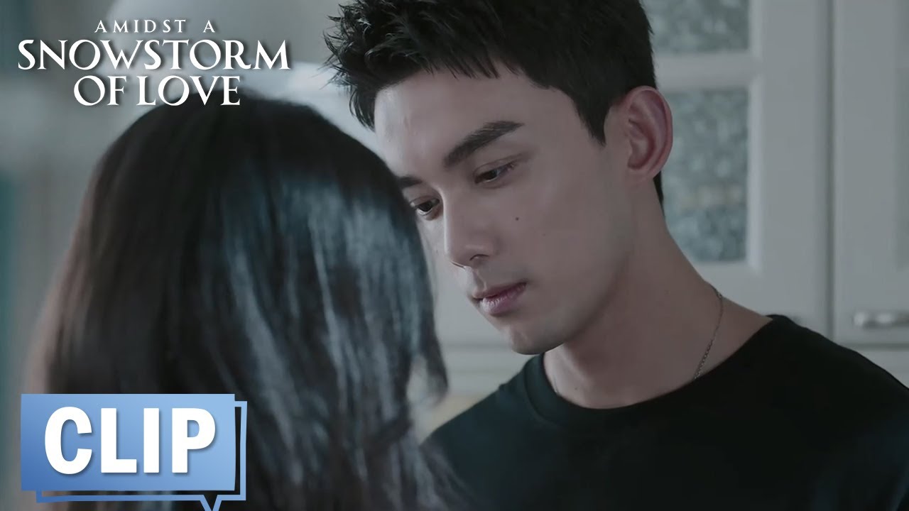 EP08 Clip 吃瓜群众打断初吻，林亦扬：白眼翻上天 【在暴雪时分 Amidst a Snowstorm of Love】