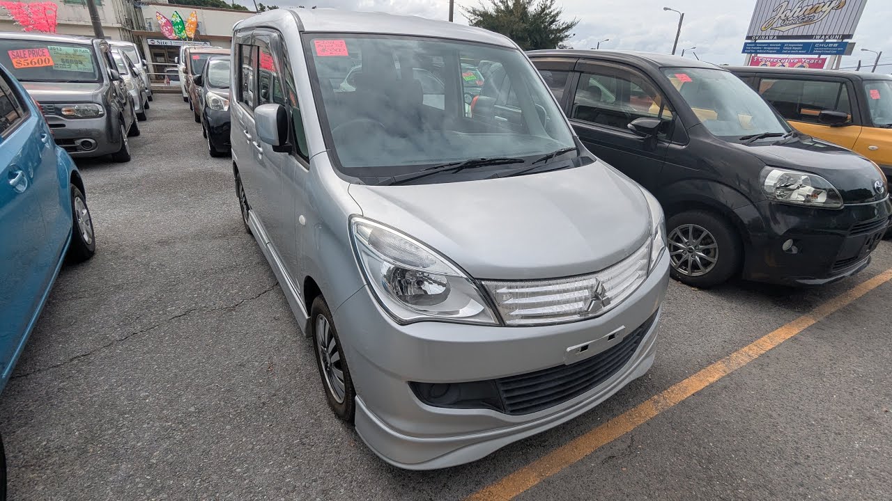 Johnny's Used Cars Okinawa - 2011 Mitsubishi Delica D2 (19936)