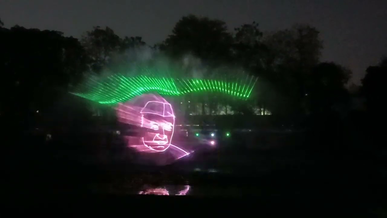 Water par lighting show chalo dekhte hai