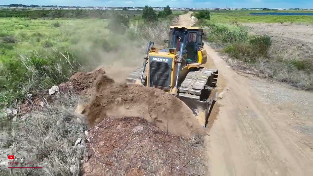 Exquisite​ First​ Project Repair On Forest​ Road Skill Operator Jobs With C2 Dozer SHANTUI Clearing