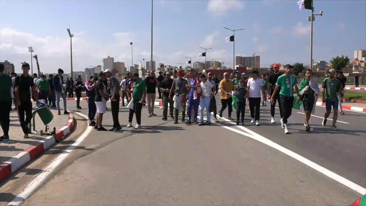بث مباشر....الأجواء قبل لقاء الجزائر و الصومال