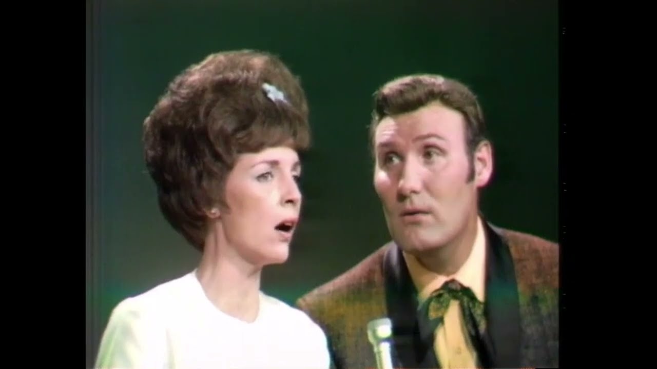 The Old Rugged Cross - Billy Walker & Marion Worth 1968 RARE FOOTAGE (Country Carnival)