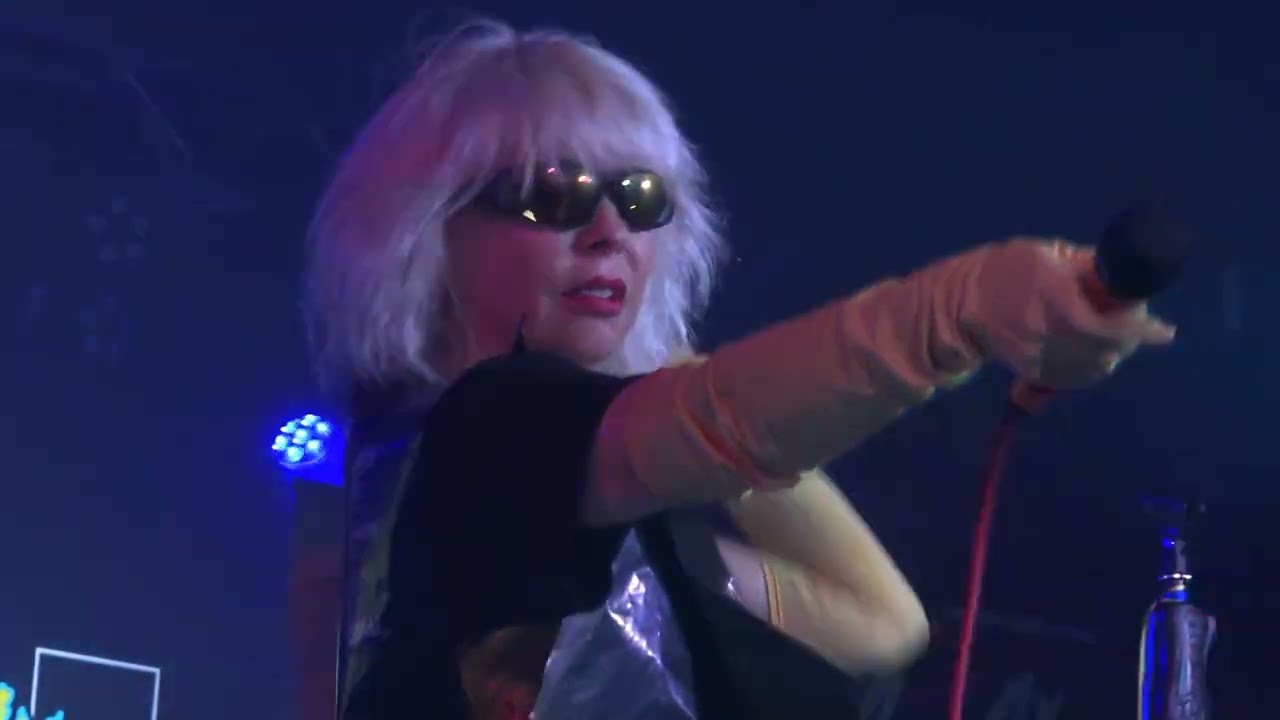 Bootleg Blondie - Atomic - Venue23 - Wakefield - 06/08/22.