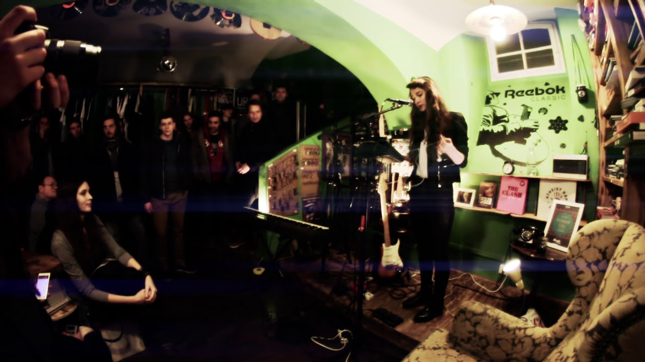 Sara Renar - Tišina (Akustika Session)