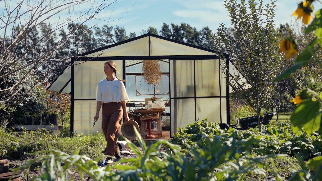 ¿Y SI EL VERDADERO LUJO FUERA ESTO? | Vida simple en el invernadero: cocinar, sembrar y reconstruir.