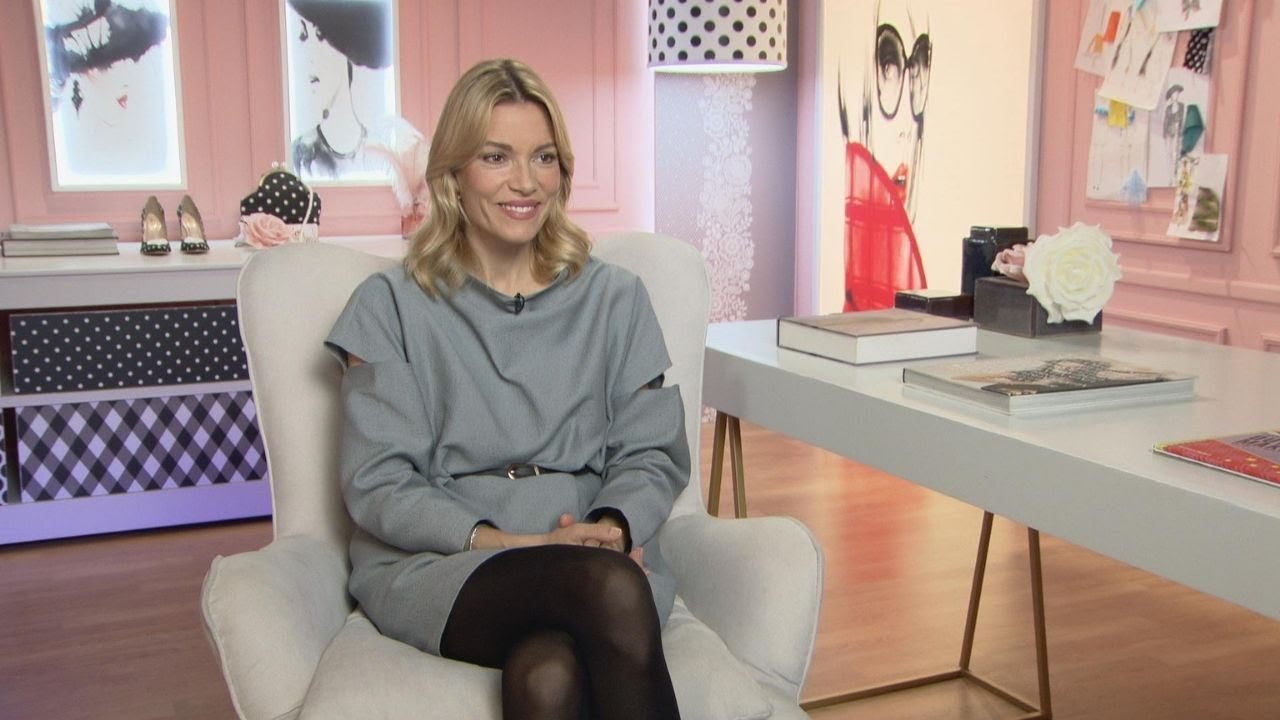 Shopping Star - 8.4.2022 «Κομψή με μαύρες γόβες το πρωί»