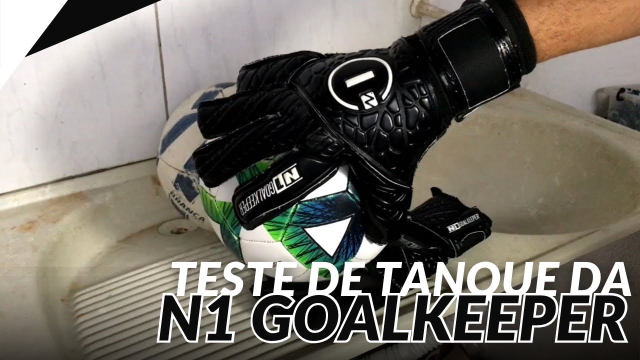 Teste de grip no tanque da luva (N1 Goalkeeper - CRONOS) #luvadegoleiro #goleiro #teste #futebol