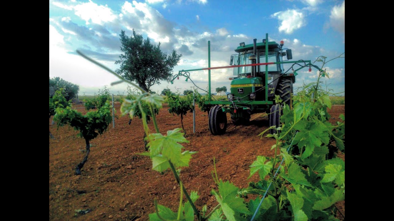 SULFATANDO VID Y OLIVO//JOHN DEERE 2140//EBRO160D//GOPRO