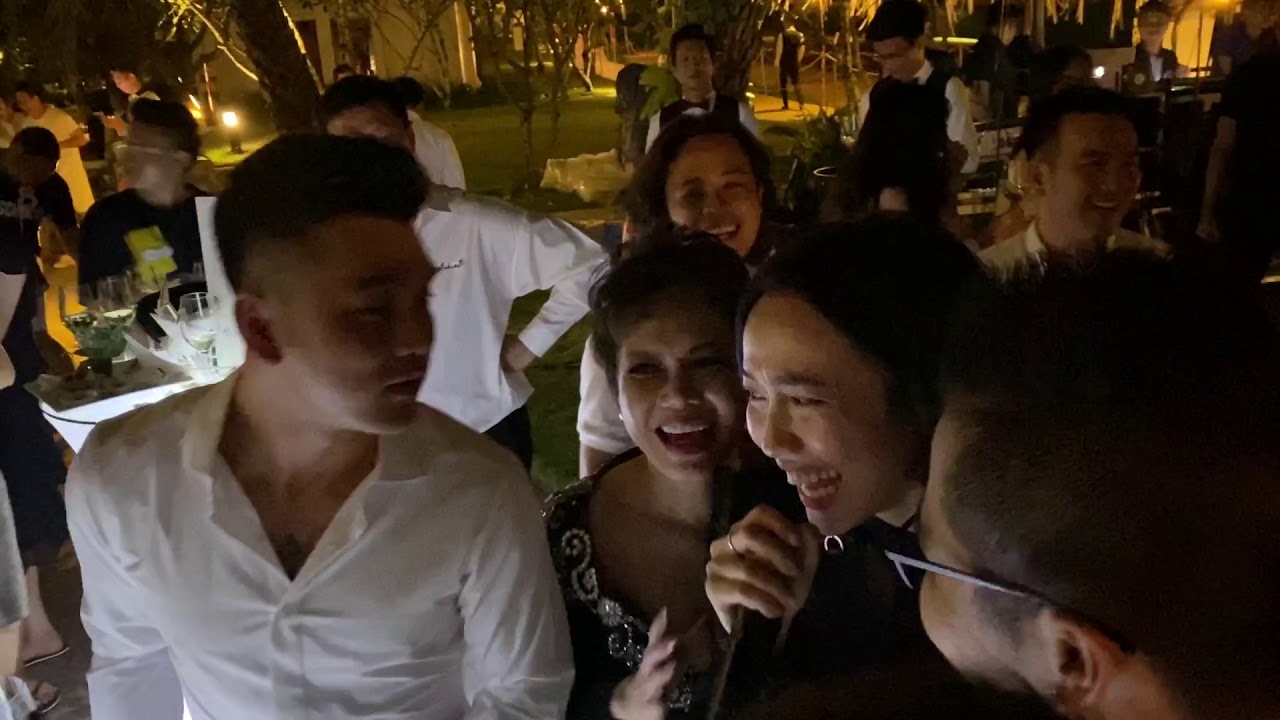HOT!! Diệu Nhi siêu lầy trong đám cưới Đông Nhi và Ông Cao Tháng :))))))