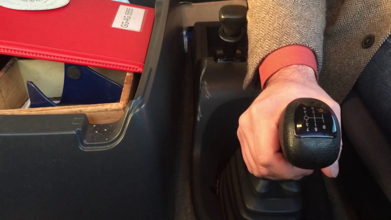 Truck driving shifting manual 8-speed skip gears/LKW schalten 8-Gang/how to shift a manual gearbox