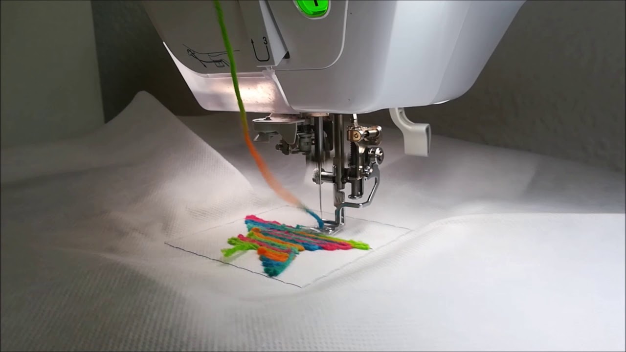 Du kannst auch ohne speziellen Kordelstickfuß eine Kordelstickerei mit deiner Maschine sticken!