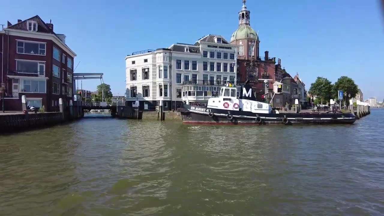 Varen van Dordrecht naar De Heen via de Dortsche en Brabantse Biesbosch