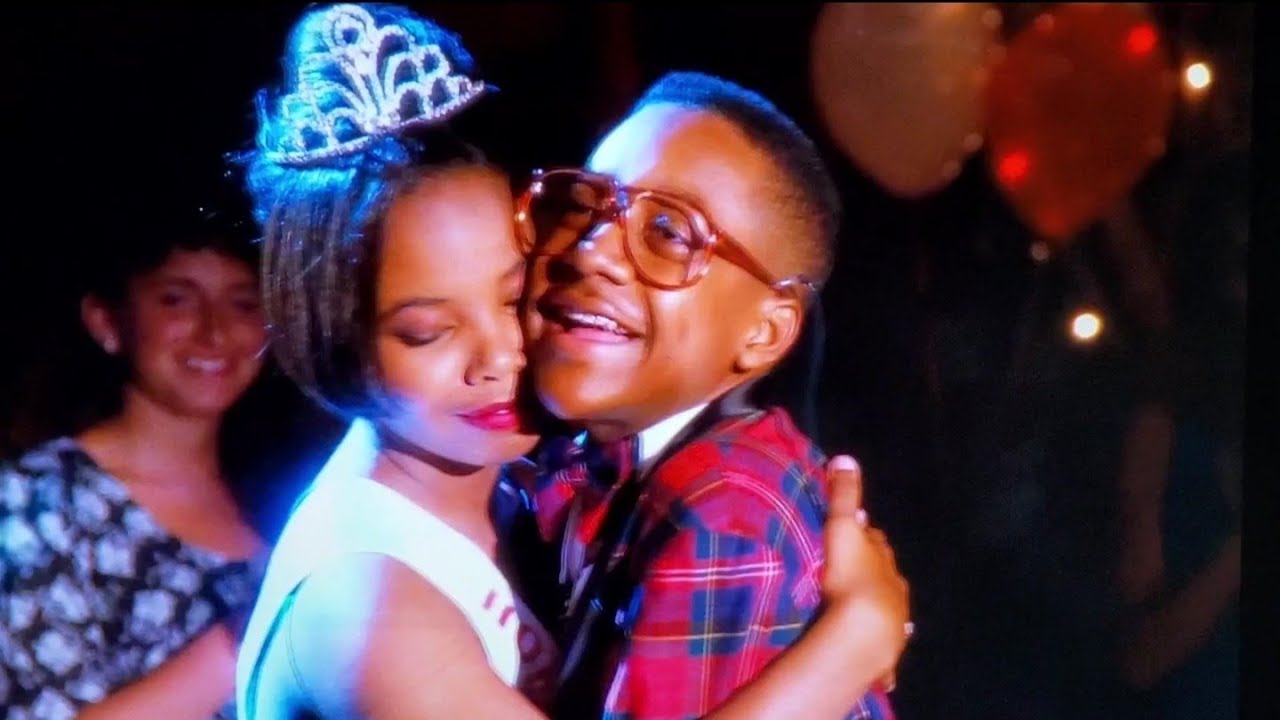 Family Matters- Laura chooses to slow dance with Steve for the Queen spotlight dance @ homecoming