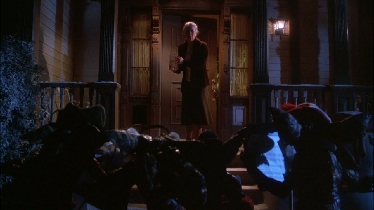 Gremlins (1984) - Mrs. Deagle